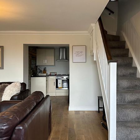 The Cosy Cottage Retreat! Perfect For Contractors, Relocators, Getaway 兰特里森特 外观 照片